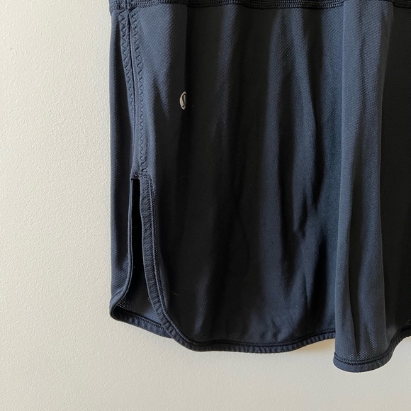 MESH FRONT SCOOP BACK LULULEMON TANK - Picture 3 of 3